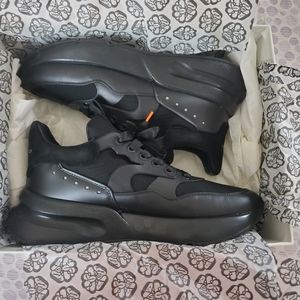 Alexander mcqueen oversized runner
